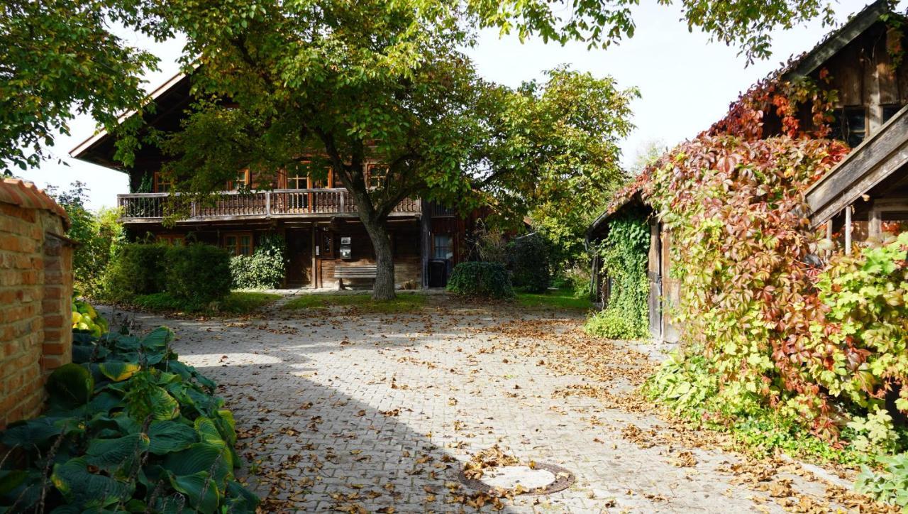 Das Neukirchen Inn Neuburg am Inn Exterior photo